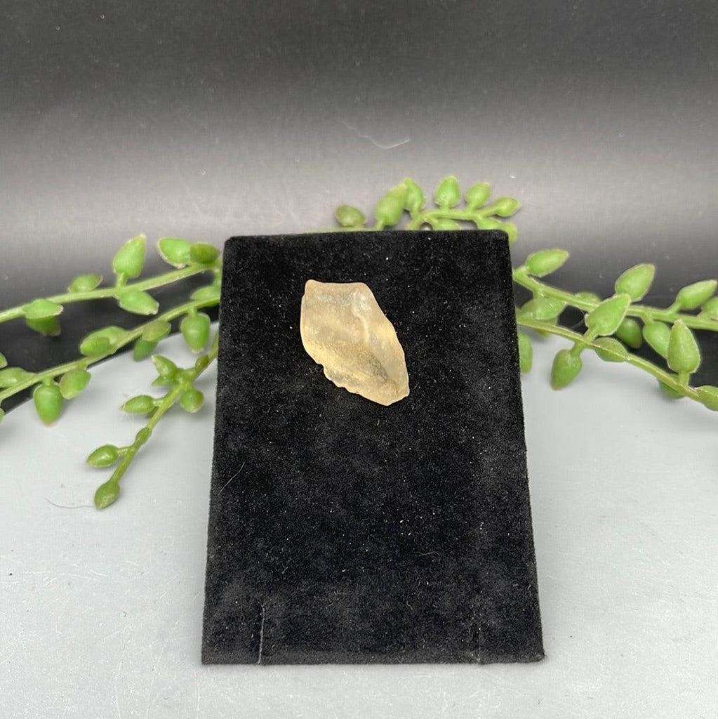 Libyan Glass Rough 5.30 g - Natural Collective LLC